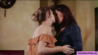 Ivy Wolfe horahia ona waewae Makarini StMichaels e horomiti nei tuku i a ia teen topanga