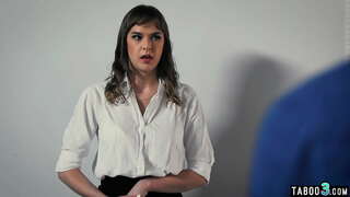 Couage زوجته طلب منها الموظف الطليعة إلى اللعنة لها بعل