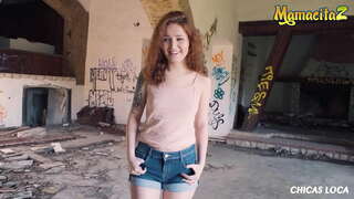 CHICAS LOCA - Shelley Lumturi - Flokët Kaçurrel Teen Rrezikshme Publike Seks Me Brirë të Huaj