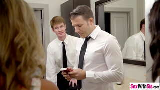 Sexy nga mga tin-edyer Ms Faris ug Whitney Wright malingaw gangbang threesom sex human sila sucked dick