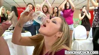 Dancingcock ದೊಡ್ಡ ಶಿಶ್ನ ಆಚರಣೆ